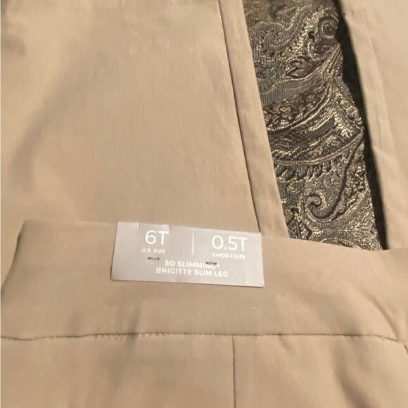 Chicos size 6T so  slimming Brigitte slim leg new with tags buttons at ankle - Picture 3 of 4